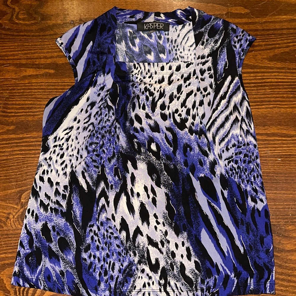 Kasper size petite small (PS) square neck animal print top